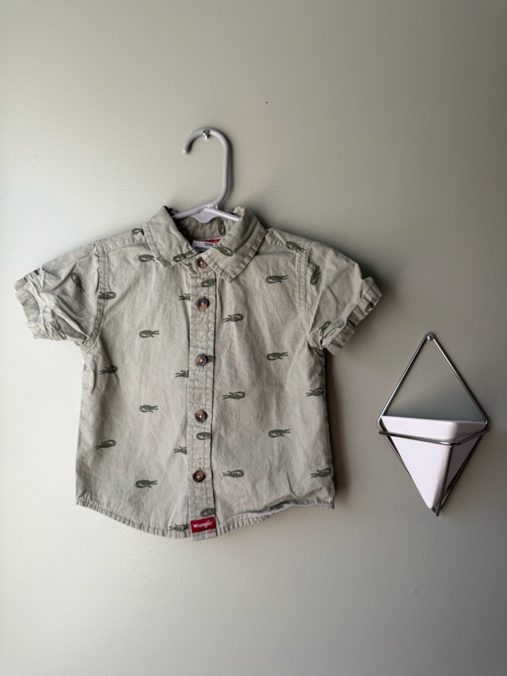 Wrangler Short-Sleeve Sage Green Button-Down Shirt